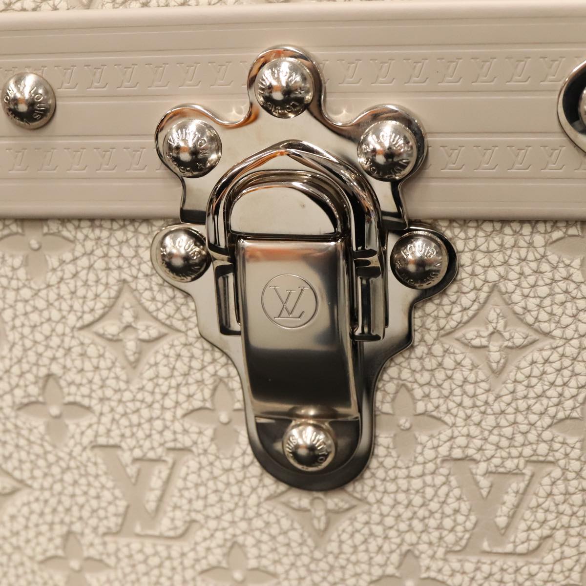 LOUIS VUITTON Taurillon Climbing Coolie Rosin 110Trunk White M10074 Auth 115972S