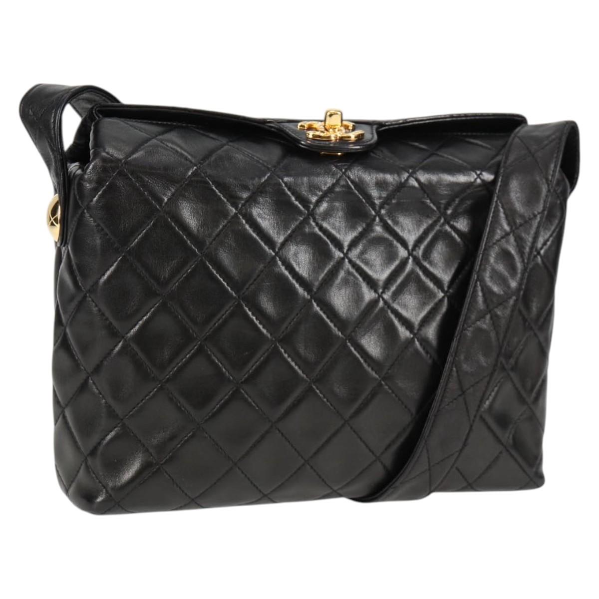 CHANEL Matelasse Shoulder Bag Leather Black Gold CC Auth PP788V