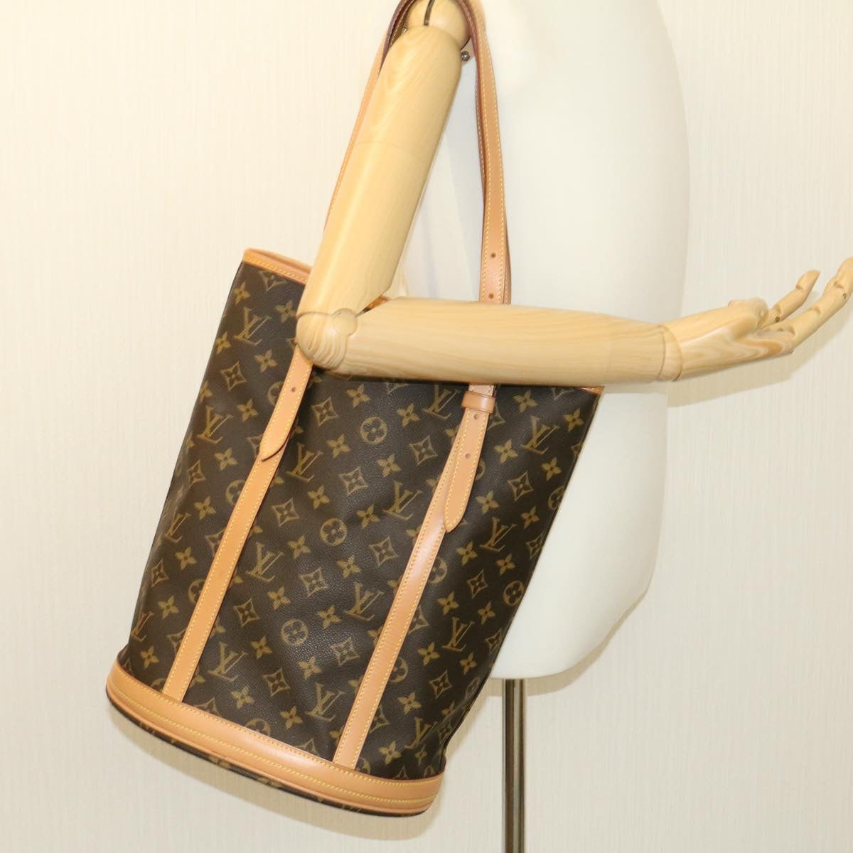 LOUIS VUITTON Monogram Bucket GM Shoulder Bag M42236 LV Auth se173