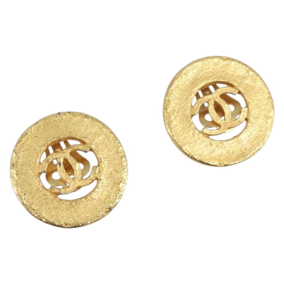 CHANEL COCO Mark Earring Metal Gold Tone CC Auth SK166