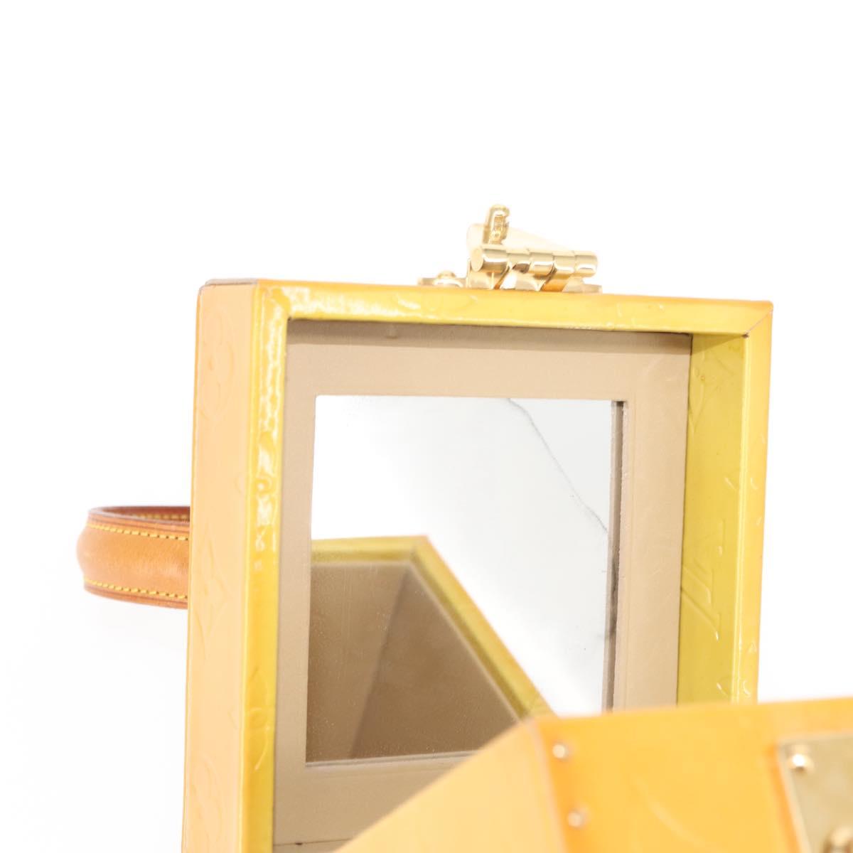 LOUIS VUITTON Monogram Vernis Bleecker Cosmetic Pouch Beige M91002 Auth SW1727