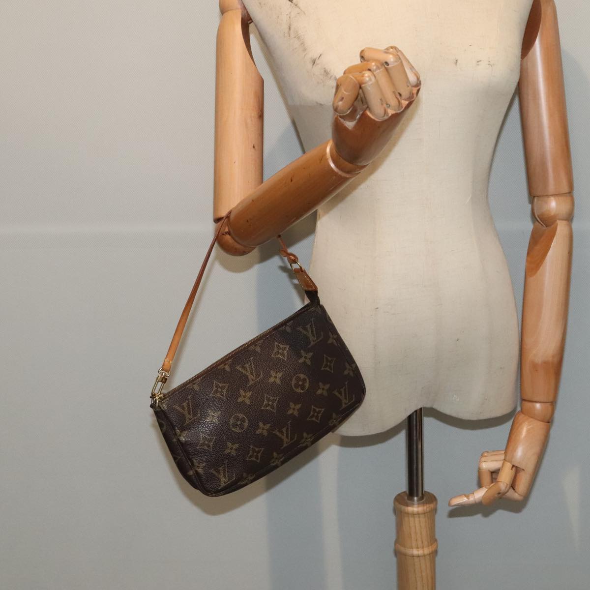 LOUIS VUITTON Monogram Pochette Accessoires Pouch M51980 LV Auth tb1197