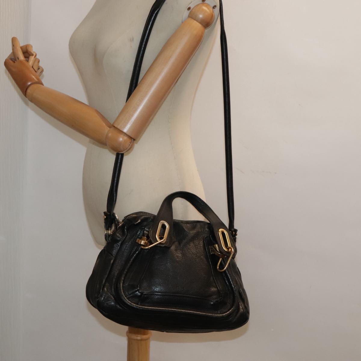 Chloe Paraty Hand Bag Leather 2way Black Gold Auth tb1211