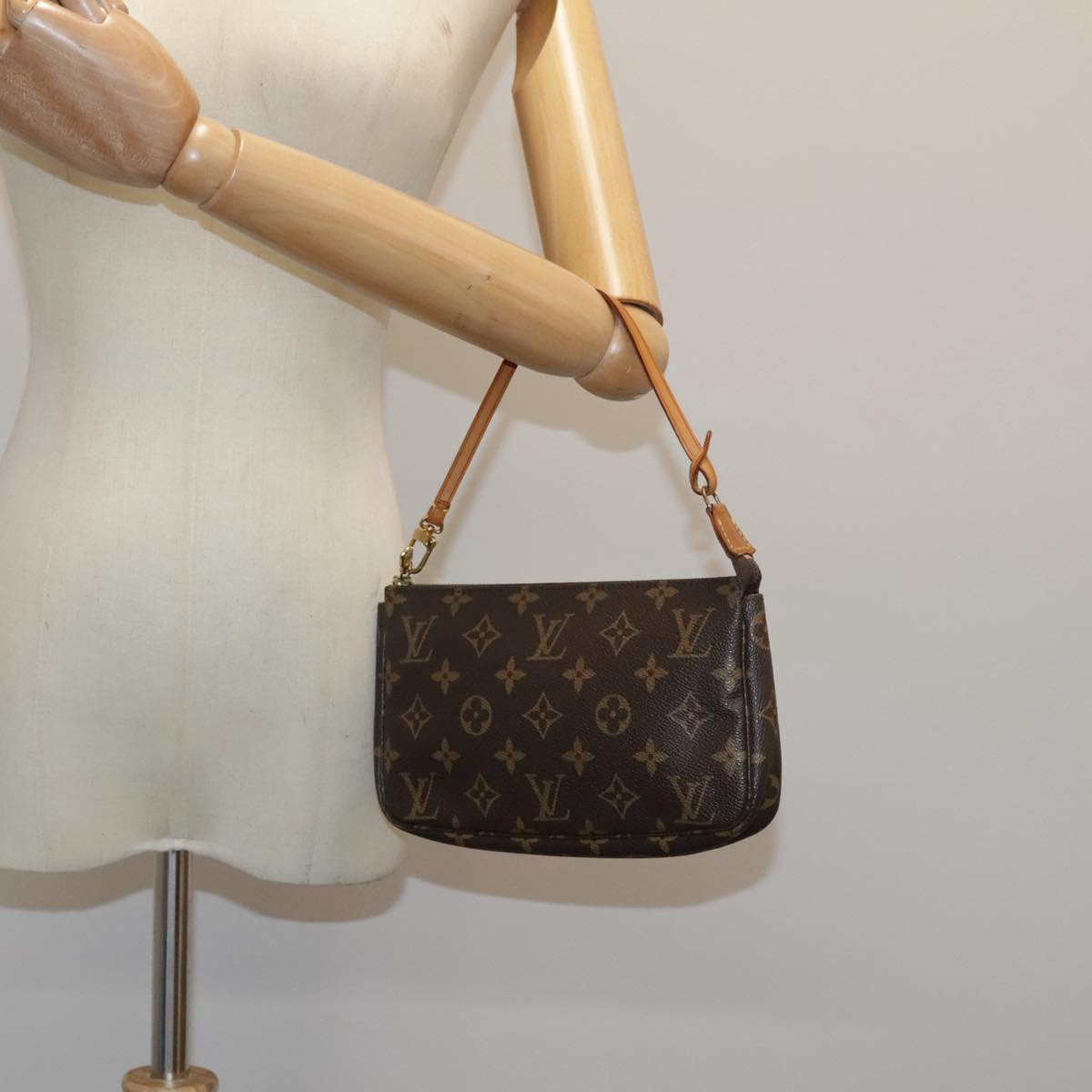 LOUIS VUITTON Monogram Pochette Accessoires Pouch M51980 LV Auth tb1246