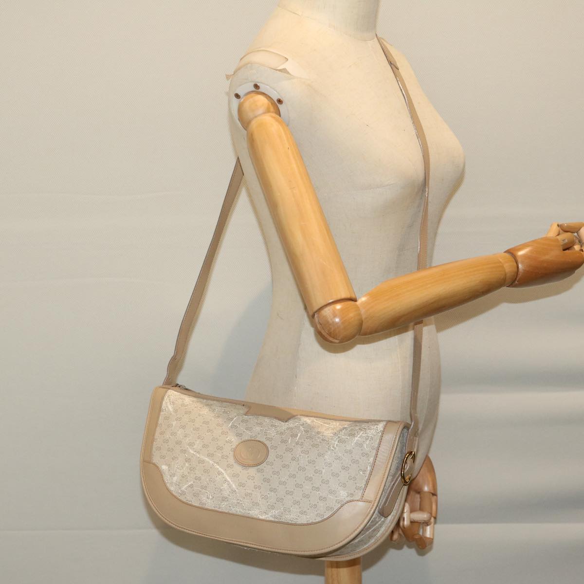 GUCCI Micro GG Supreme Shoulder Bag PVC Beige Auth th4600