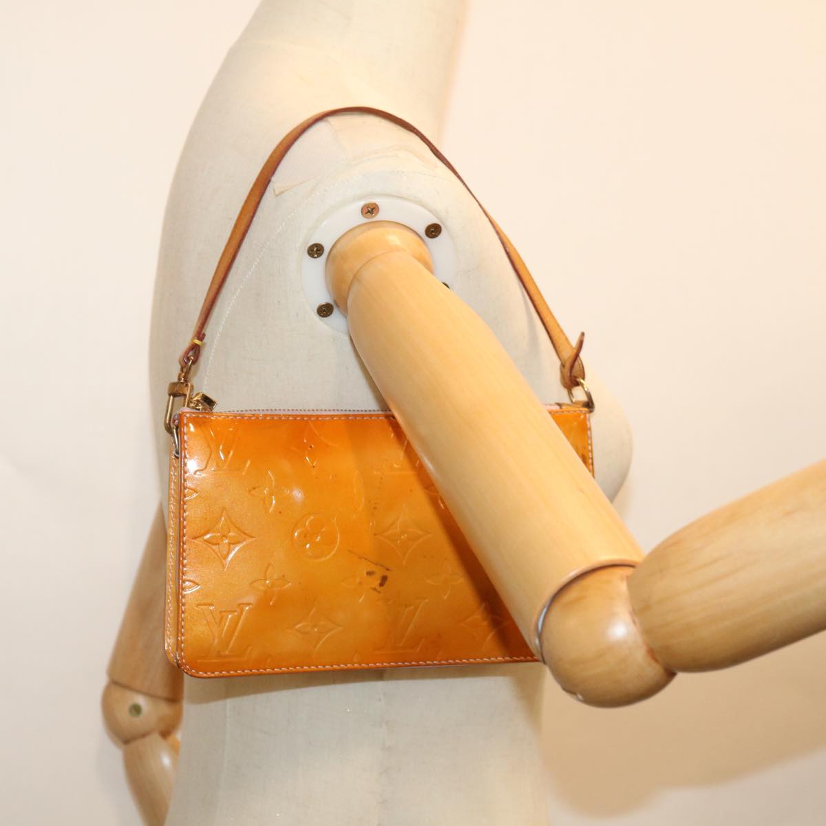 LOUIS VUITTON Vernis Lexington Pouch Marshmallow Pink M91057 LV Auth th4673