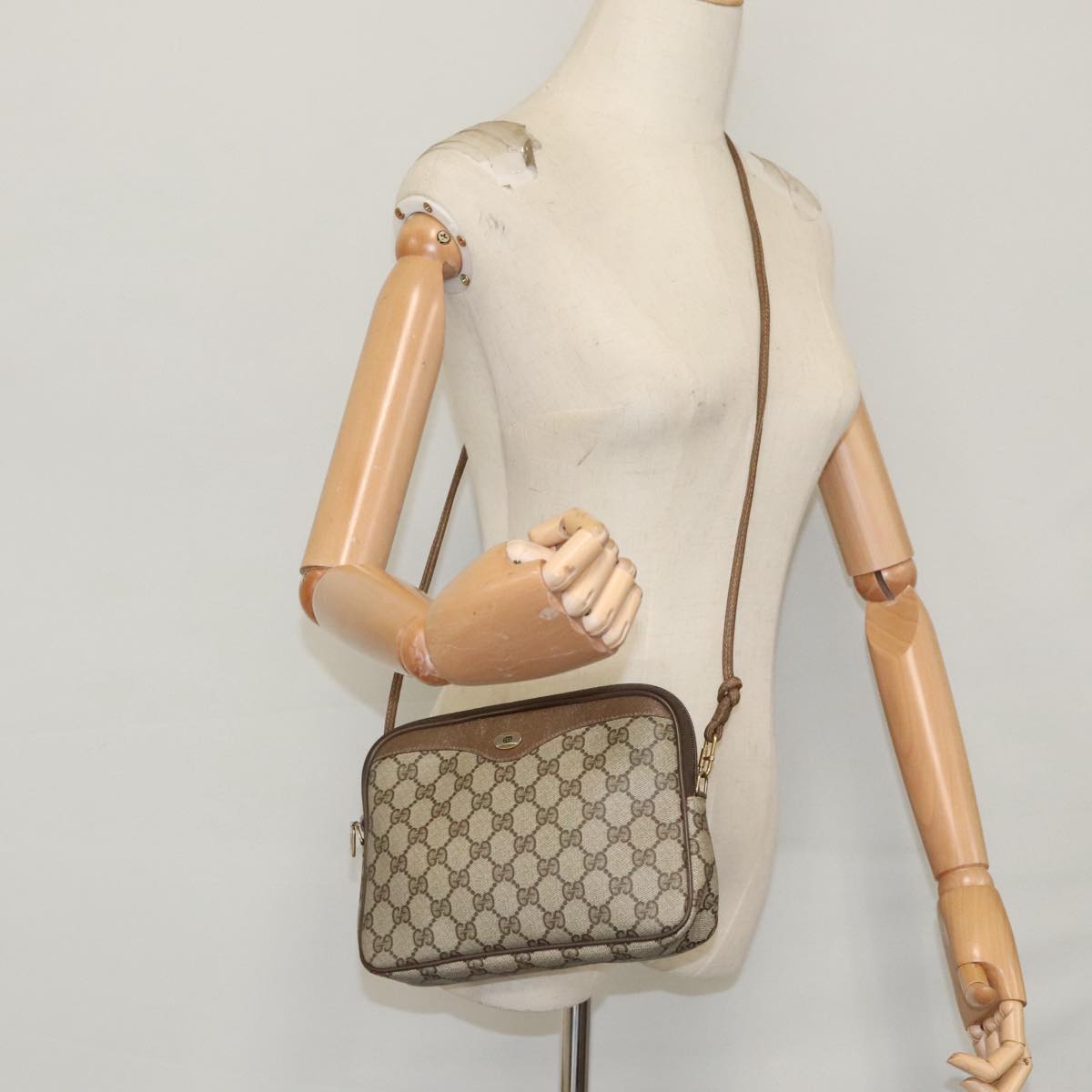 GUCCI GG Supreme Shoulder Bag PVC Beige Gold 97 02 068 Auth th5444