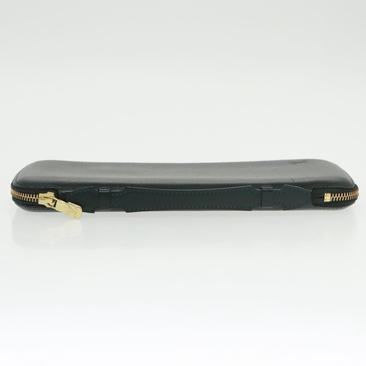 LOUIS VUITTON Taiga Organizer Atholl Travel Case Epicea M30654 LV Auth th5468