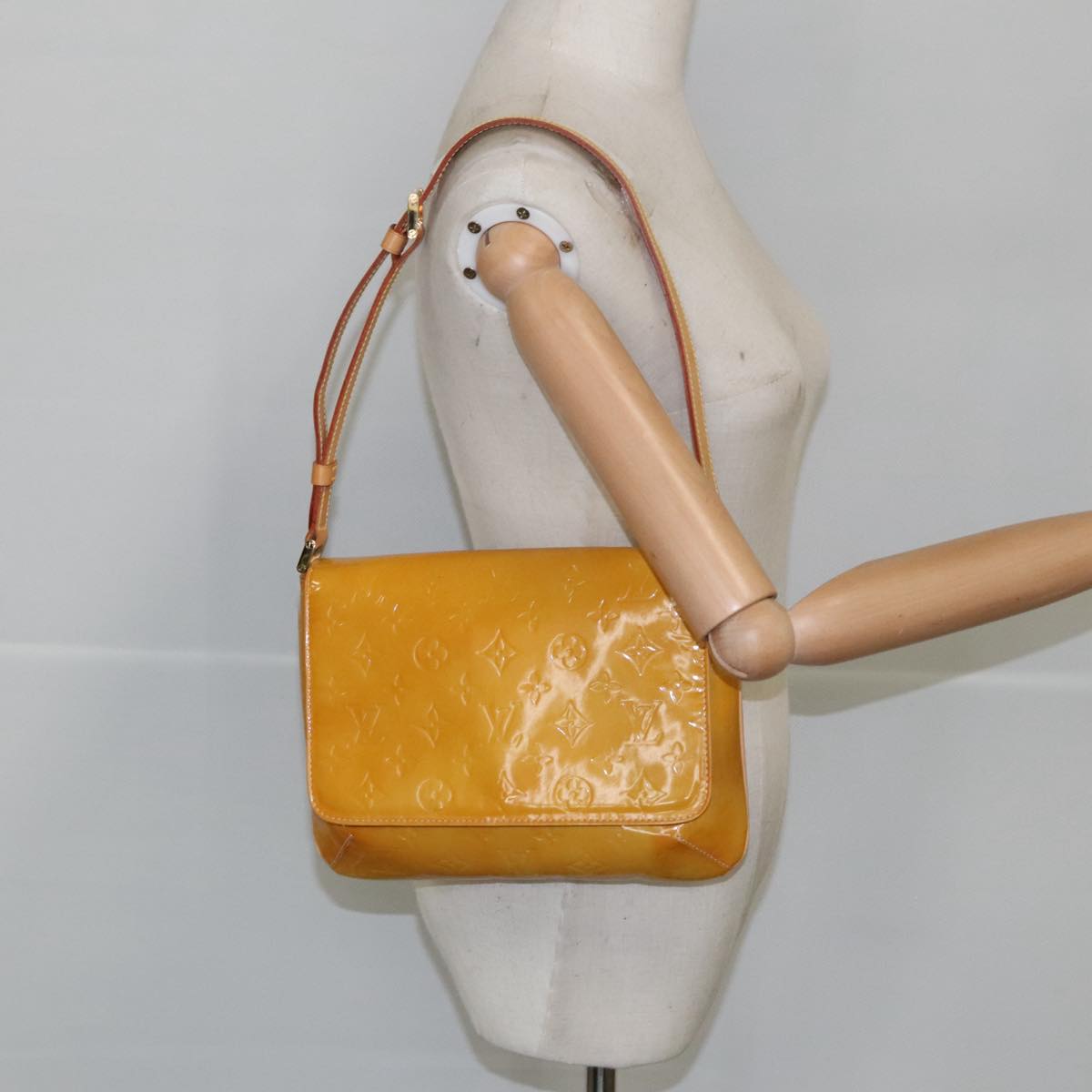 LOUIS VUITTON Monogram Vernis Thompson Street Bag Beige M91301 LV Auth th5478