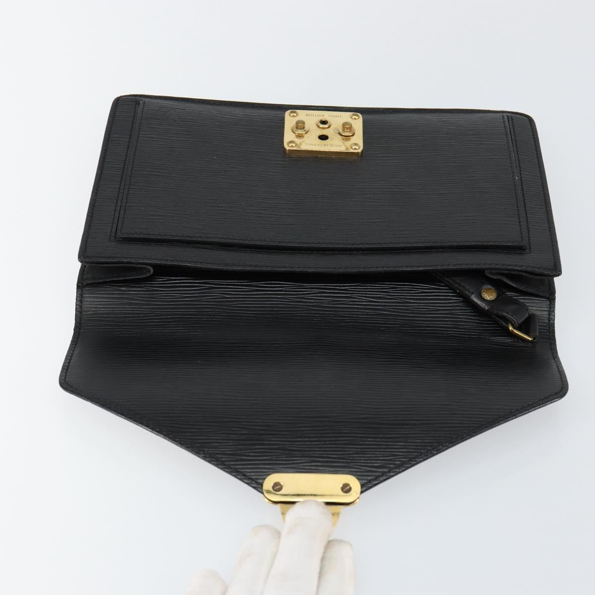 LOUIS VUITTON Epi Serie Dragonne Clutch Bag Black Noir M52612 LV Auth th6377