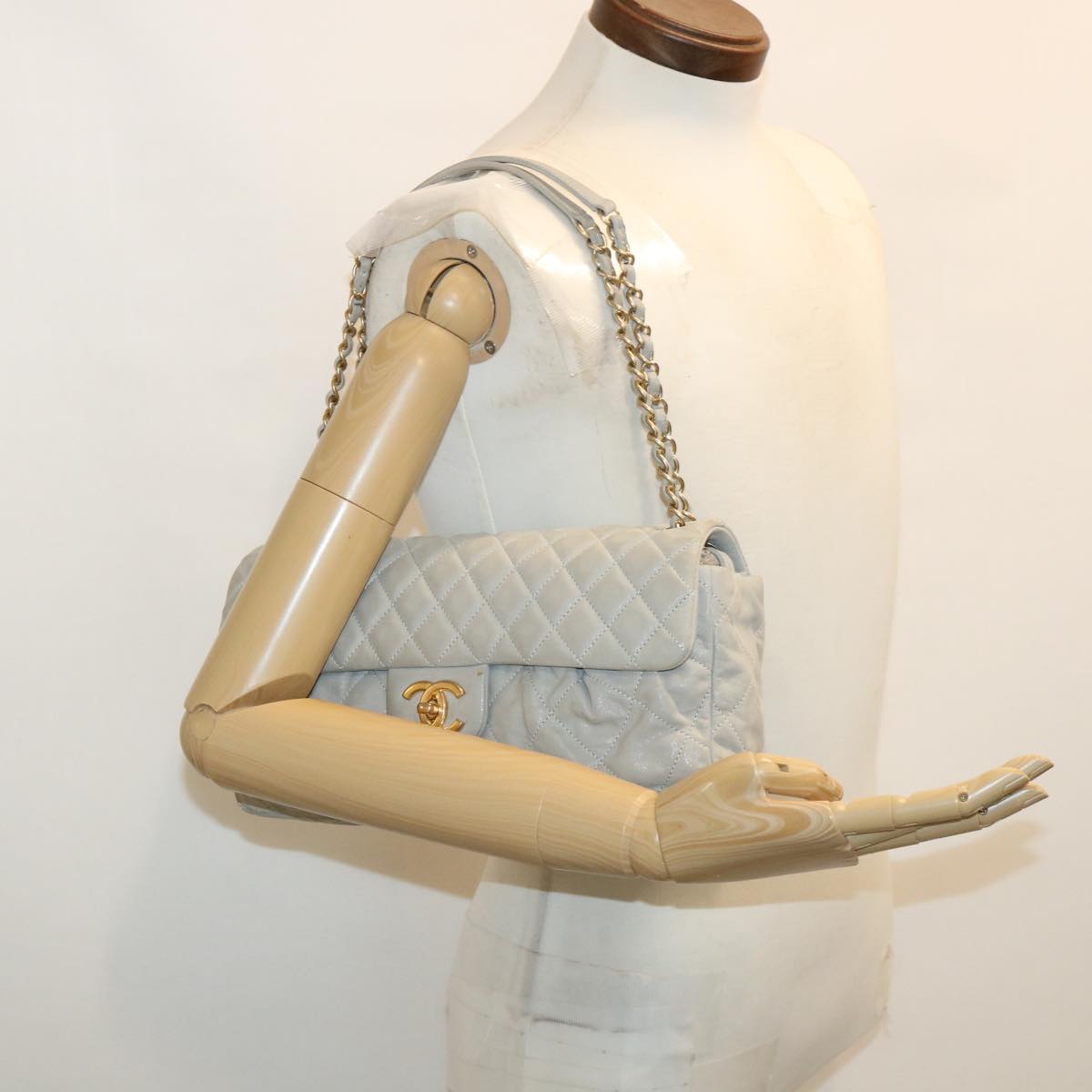 CHANEL Lamb Skin Matelasse Double Chain Shoulder Bag Gray CC Auth am1097gV