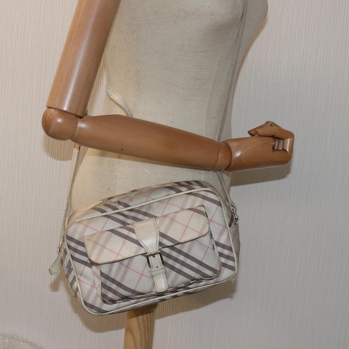 BURBERRY Nova Check Blue Label Shoulder Bag Canvas Pink Auth ti1757