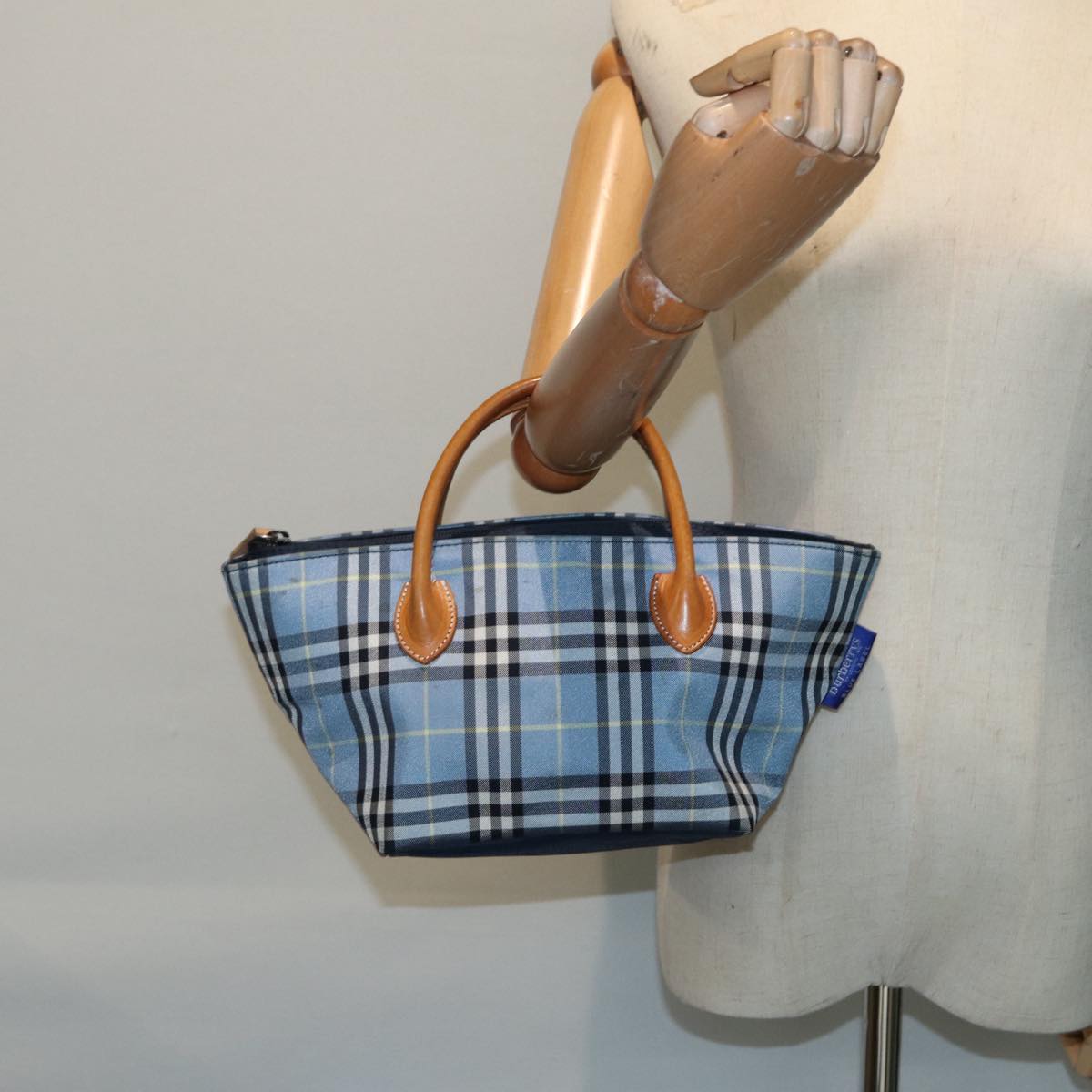 Burberrys Nova Check Blue Label Hand Bag Nylon Blue Auth ti1991