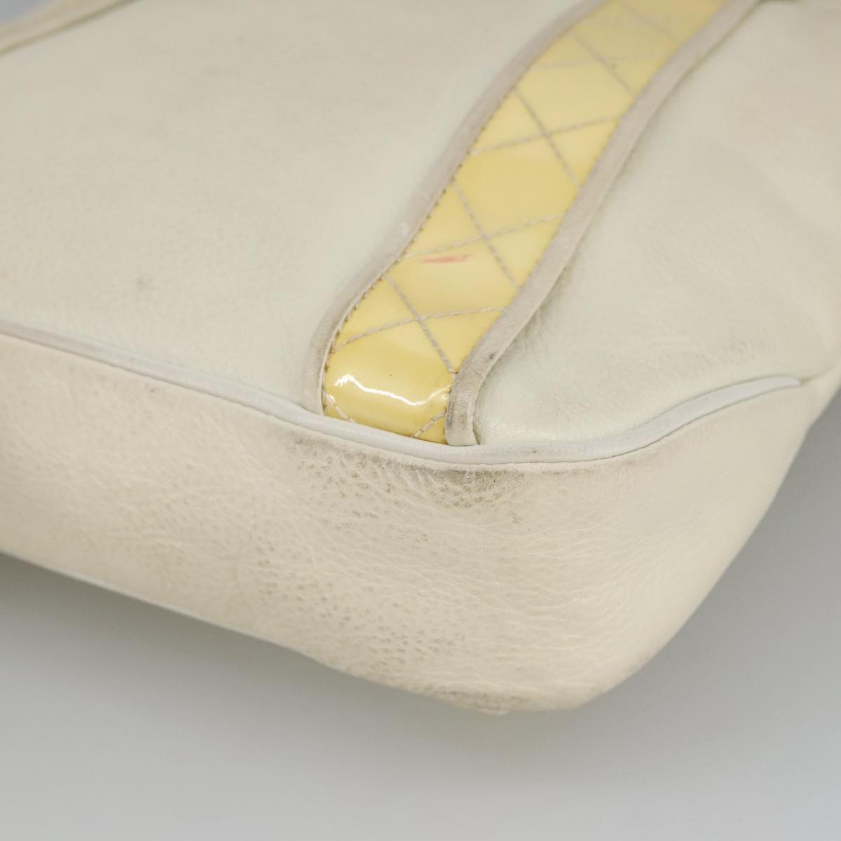BURBERRY Shoulder Bag Leather White Auth ti2266