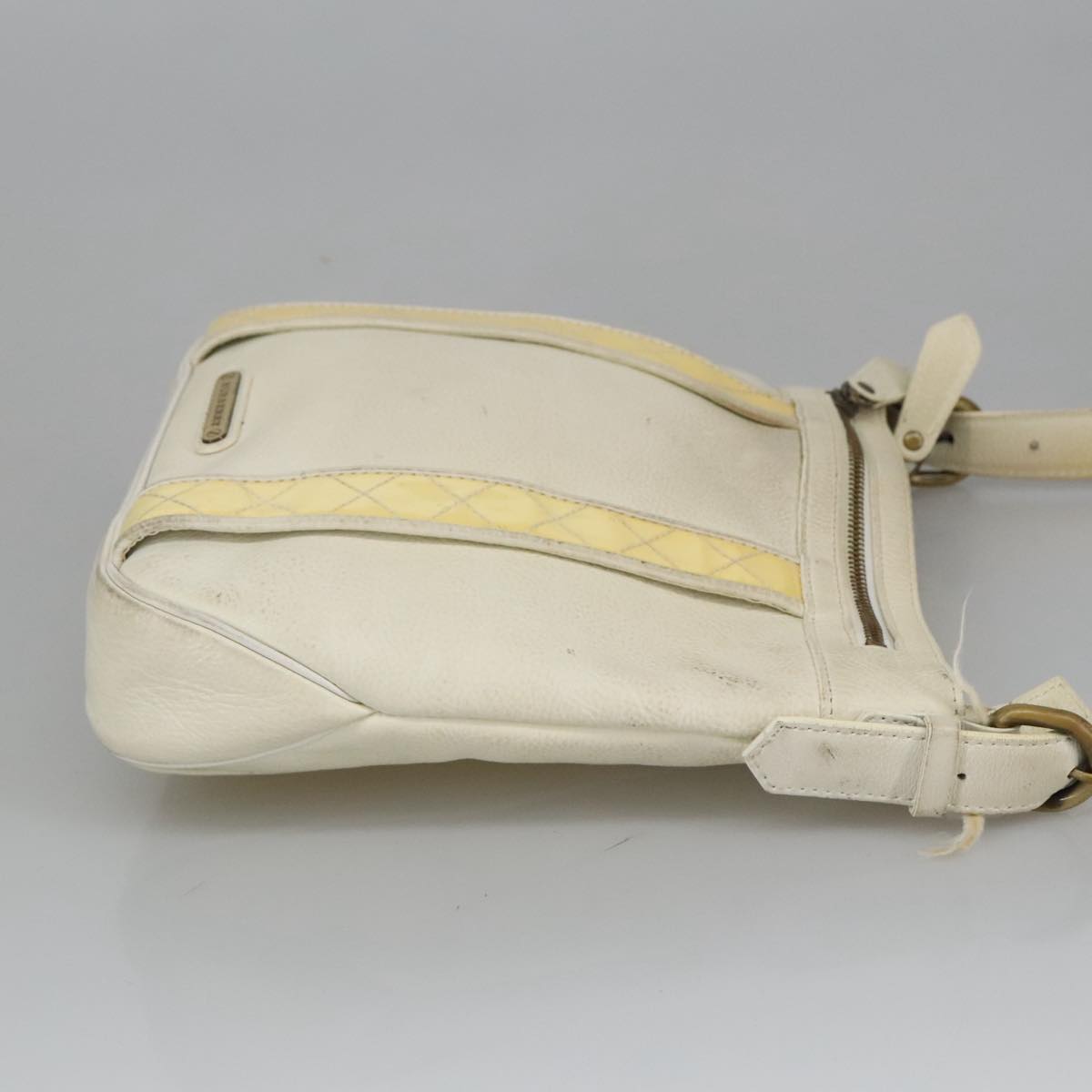 BURBERRY Shoulder Bag Leather White Auth ti2266