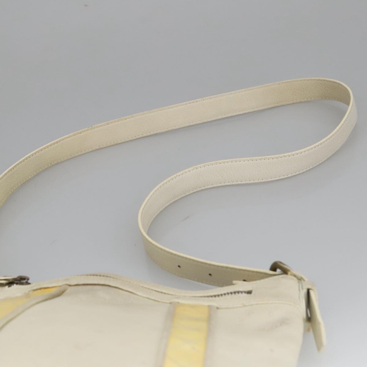 BURBERRY Shoulder Bag Leather White Auth ti2266