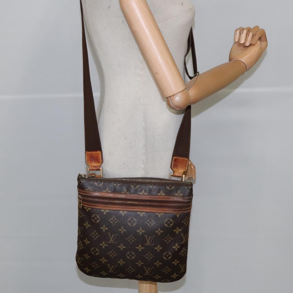 LOUIS VUITTON Monogram Pochette Bosphore Shoulder Bag M40044 LV Auth ti2441