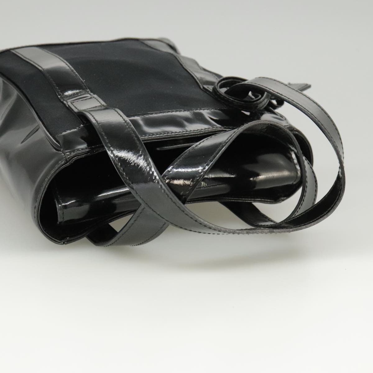 GUCCI Hand Bag Enamel Black Auth ti2465