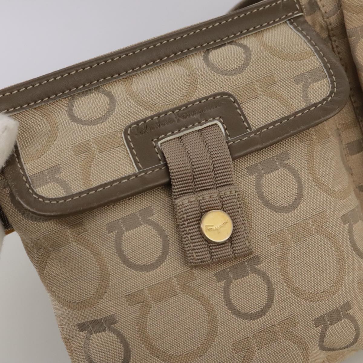 Salvatore Ferragamo Waist bag Canvas Beige Auth ti2497