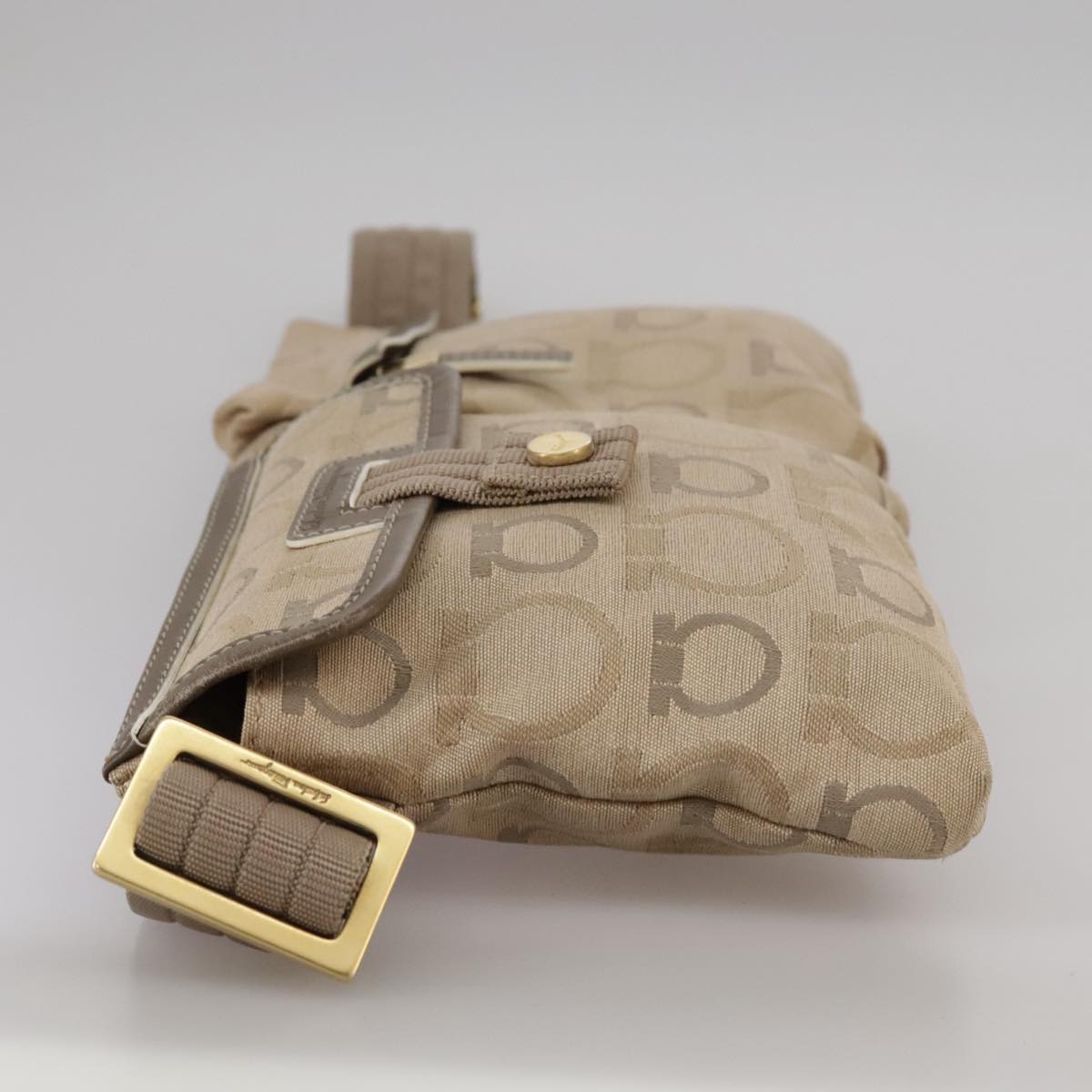 Salvatore Ferragamo Waist bag Canvas Beige Auth ti2497