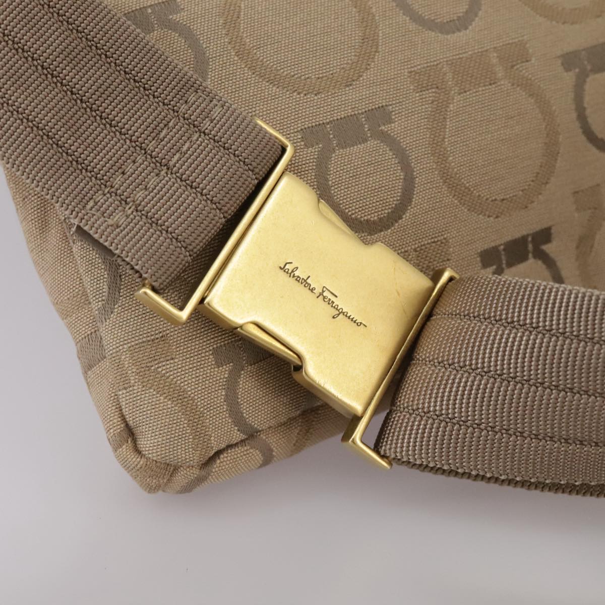 Salvatore Ferragamo Waist bag Canvas Beige Auth ti2497