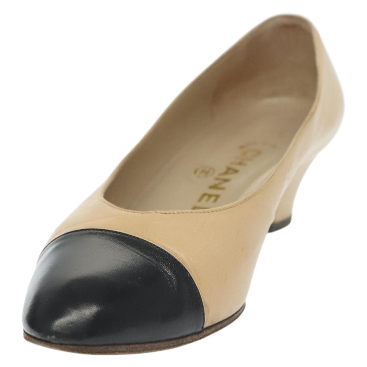 CHANEL Pumps High heels Leather Beige CC Auth ti3387