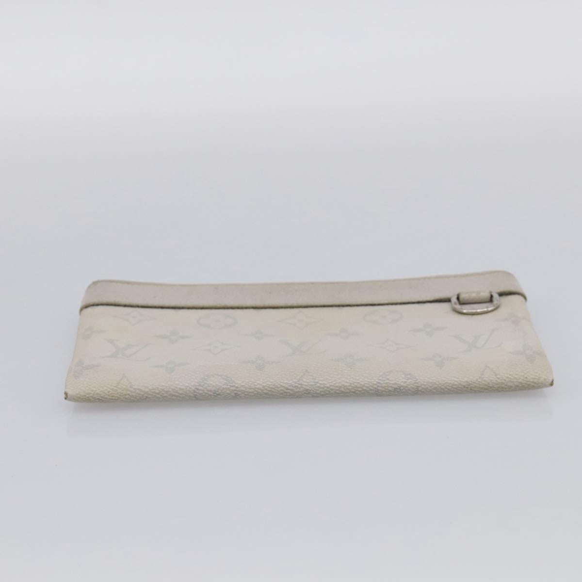 LOUIS VUITTON Taigalama Pochette Discovery PM Bag White M30279 LV Auth ti4043