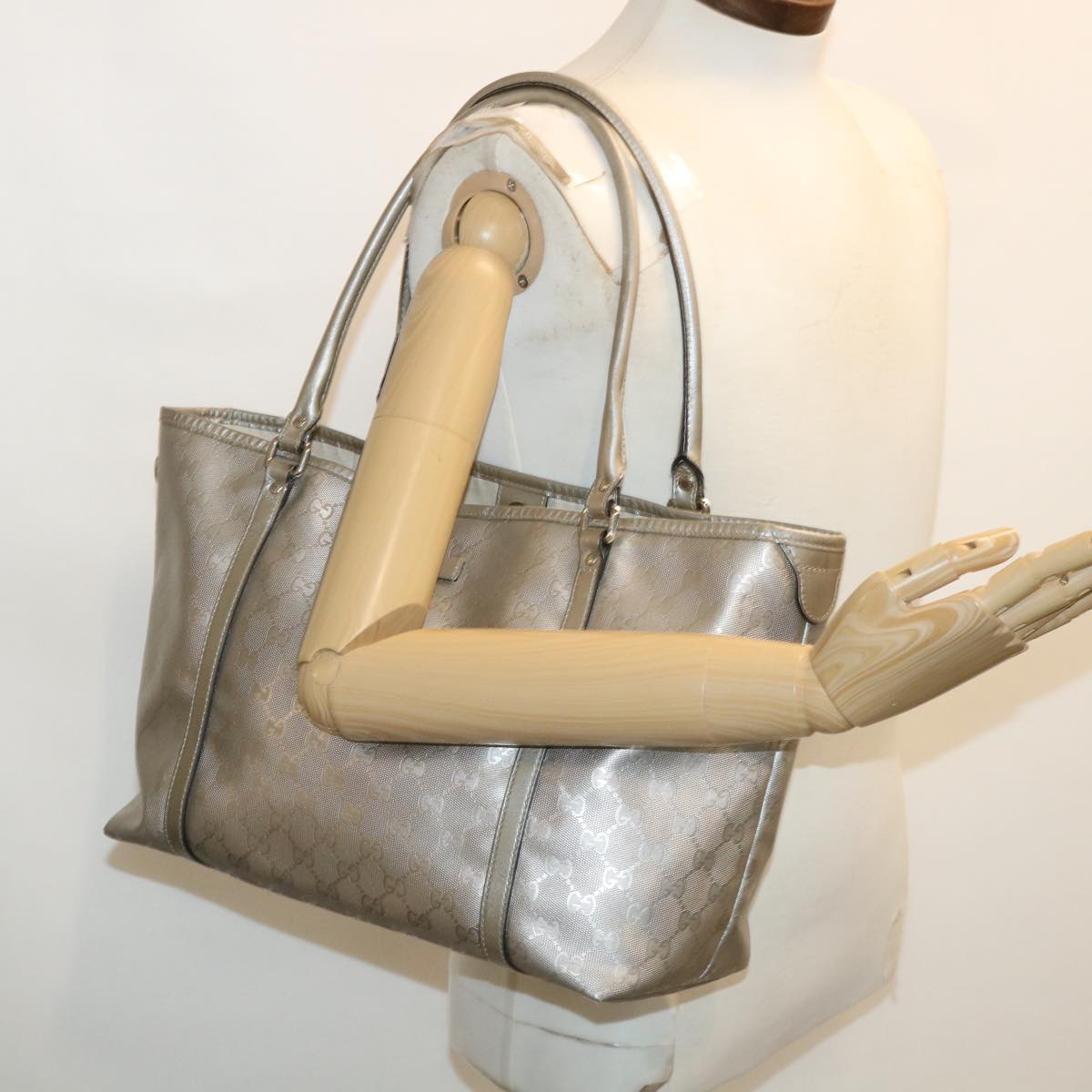 GUCCI GG Canvas Shoulder Bag Silver 197953 Auth ai689