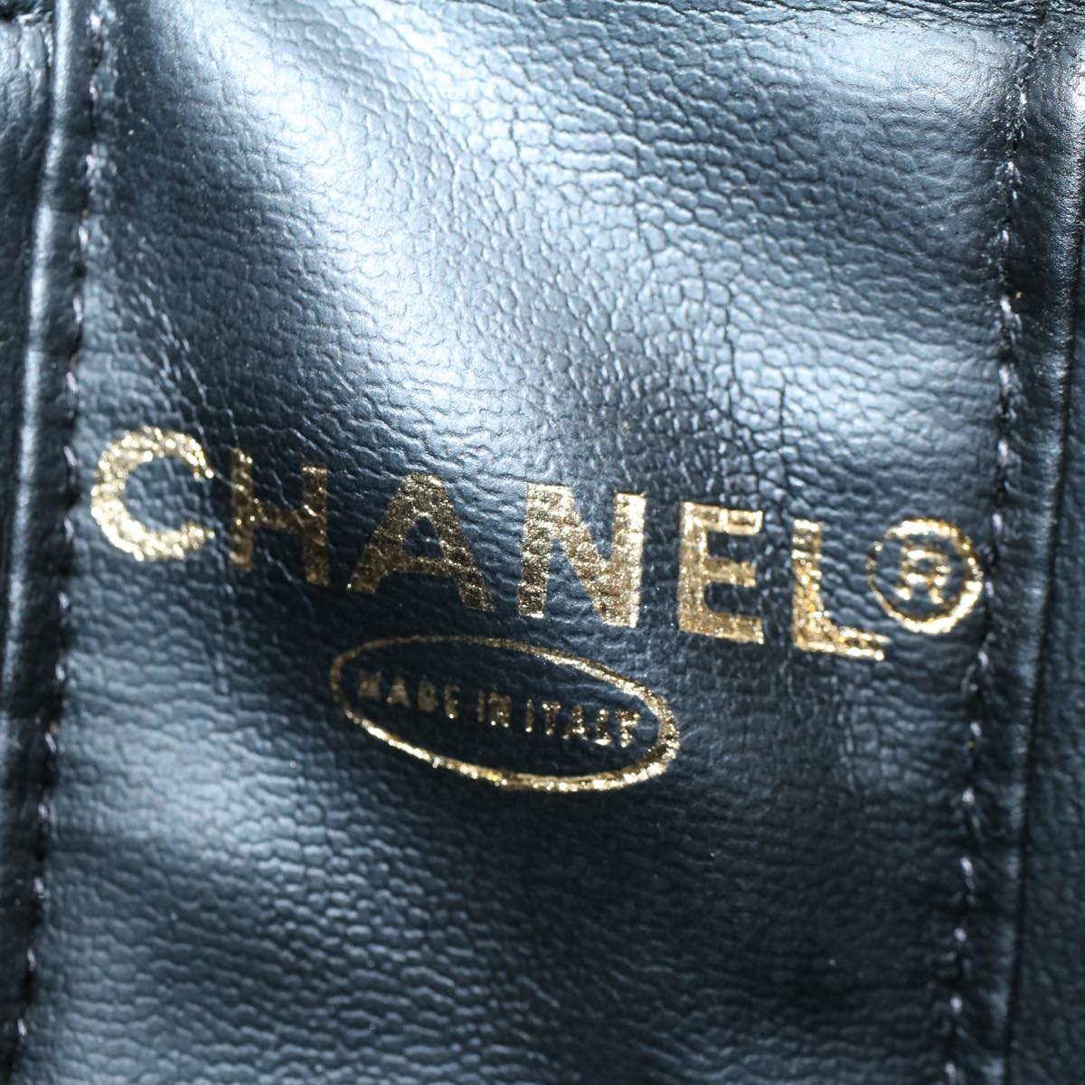 CHANEL Vanity Cosmetic Pouch Patent leather Black CC Auth yb378