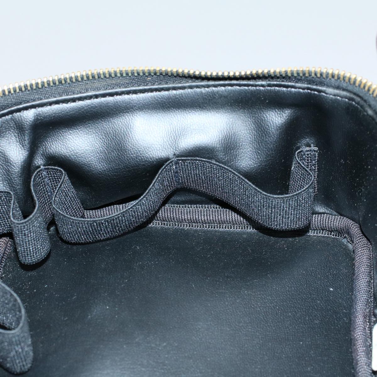 CHANEL Vanity Cosmetic Pouch Patent leather Black CC Auth yb378