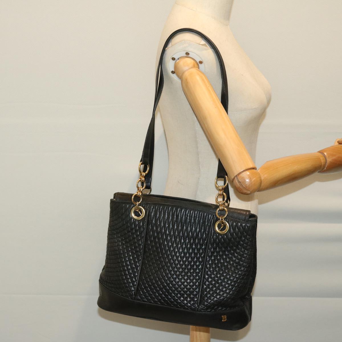 BALLY Quilted Shoulder Bag Leather Black Auth yb505