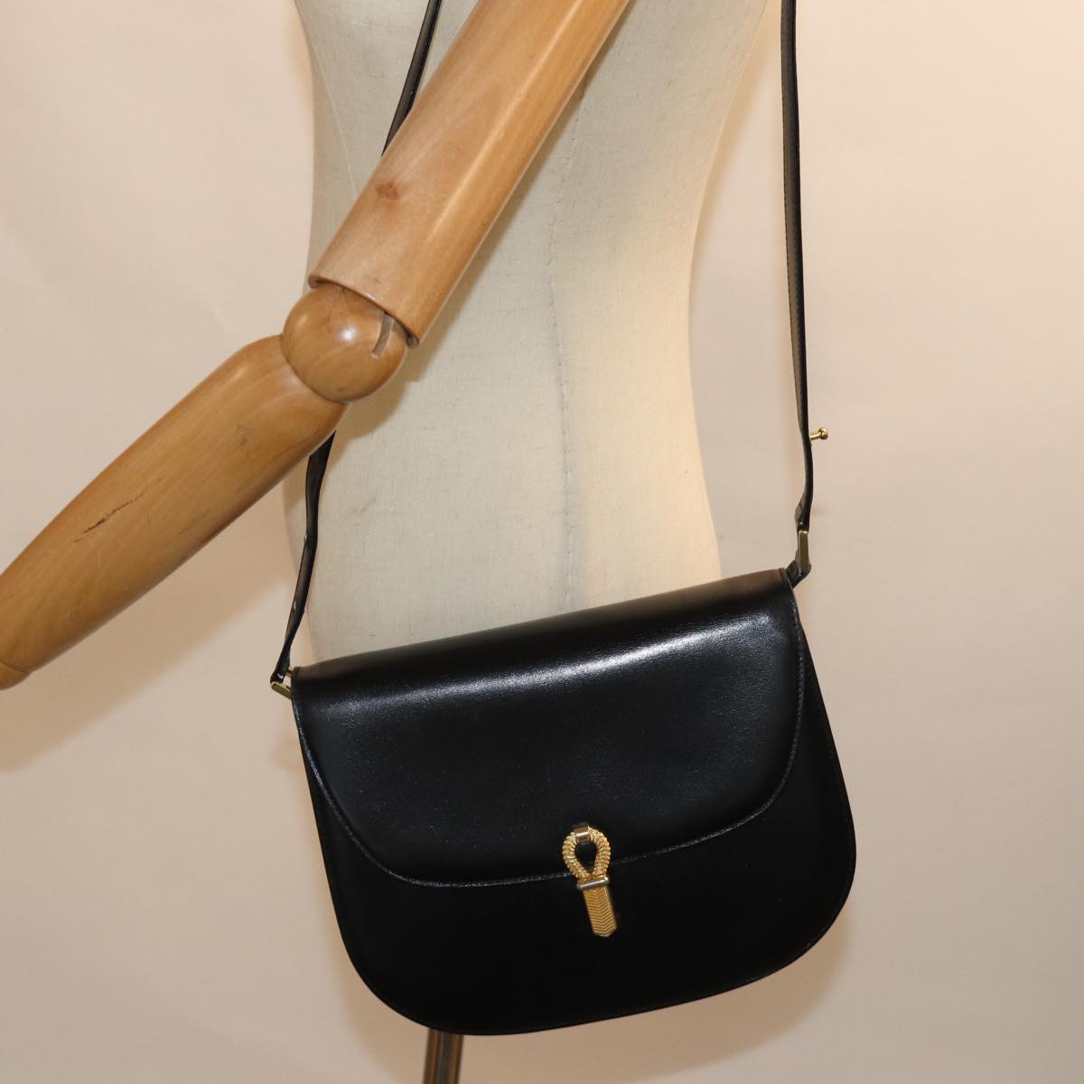 BALLY Shoulder Bag Leather Black Auth yb566