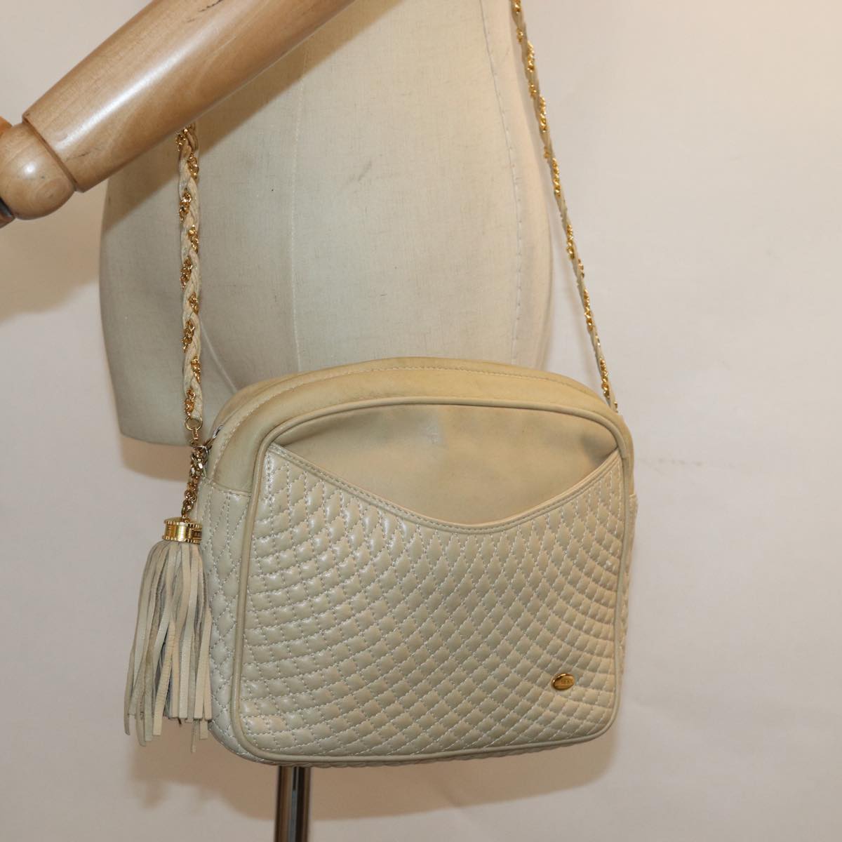 BALLY Chain Shoulder Bag Leather Beige Auth yb588