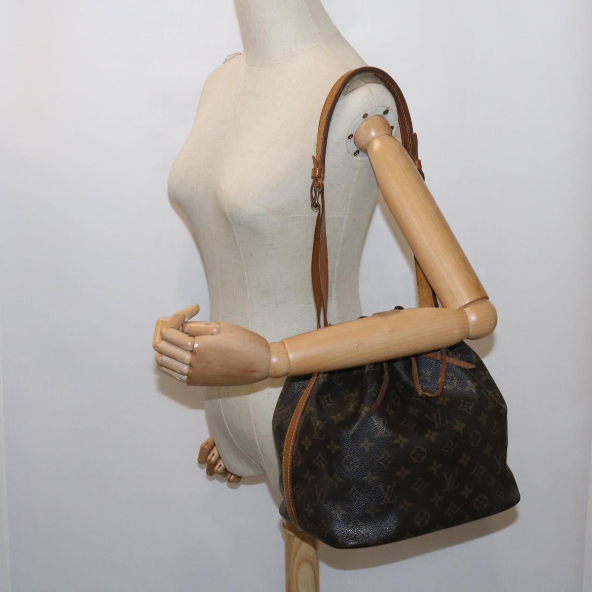 LOUIS VUITTON Monogram Petit Noe Shoulder Bag M42226 LV Auth yk10017