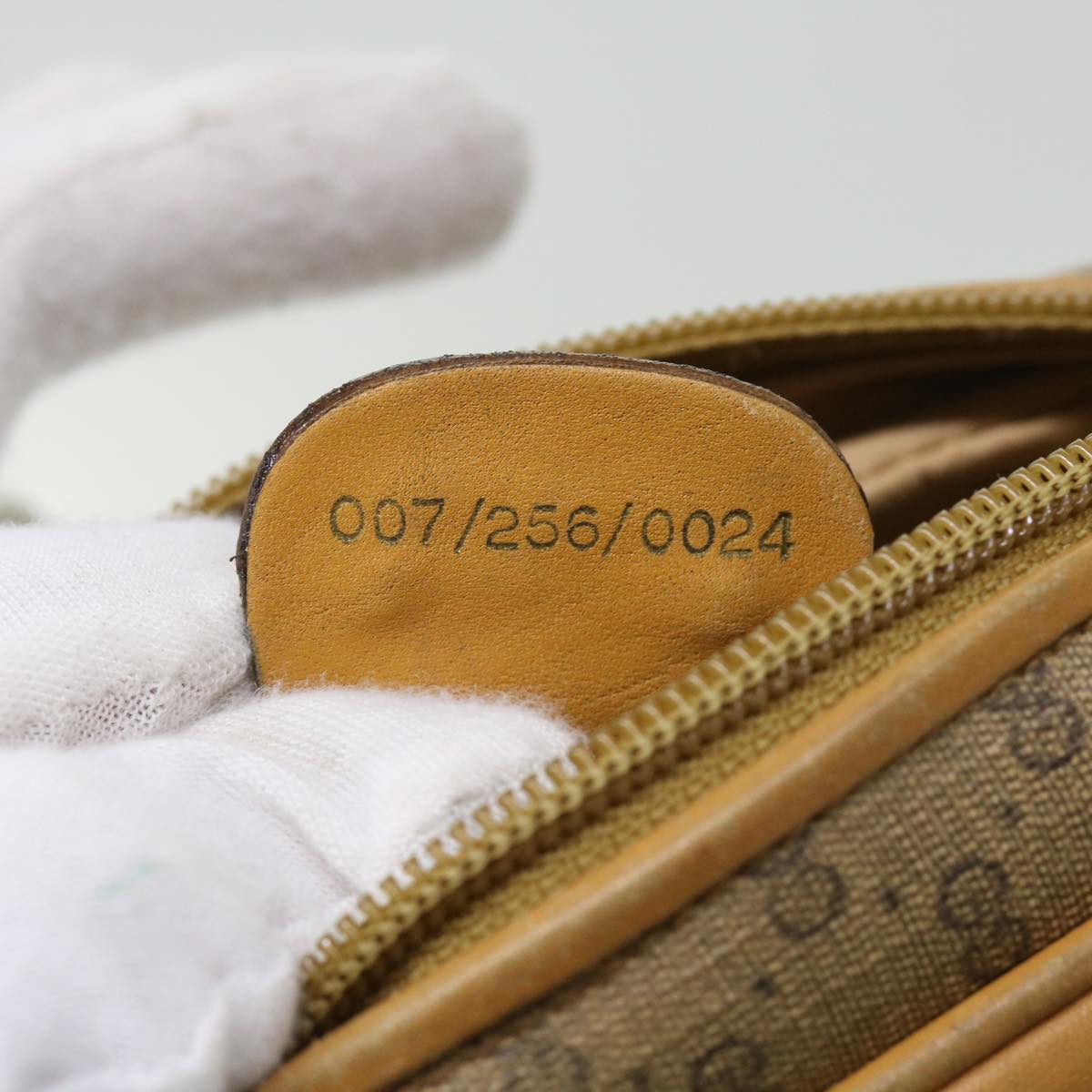 GUCCI Micro GG Supreme Shoulder Bag Beige 007 256 0024 Auth yk10229