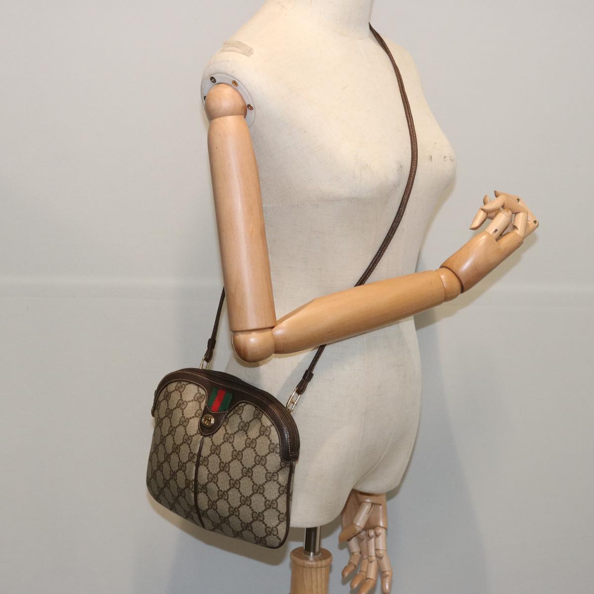 GUCCI GG Supreme Web Sherry Line Shoulder Bag Beige 904 02 047 Auth yk10435