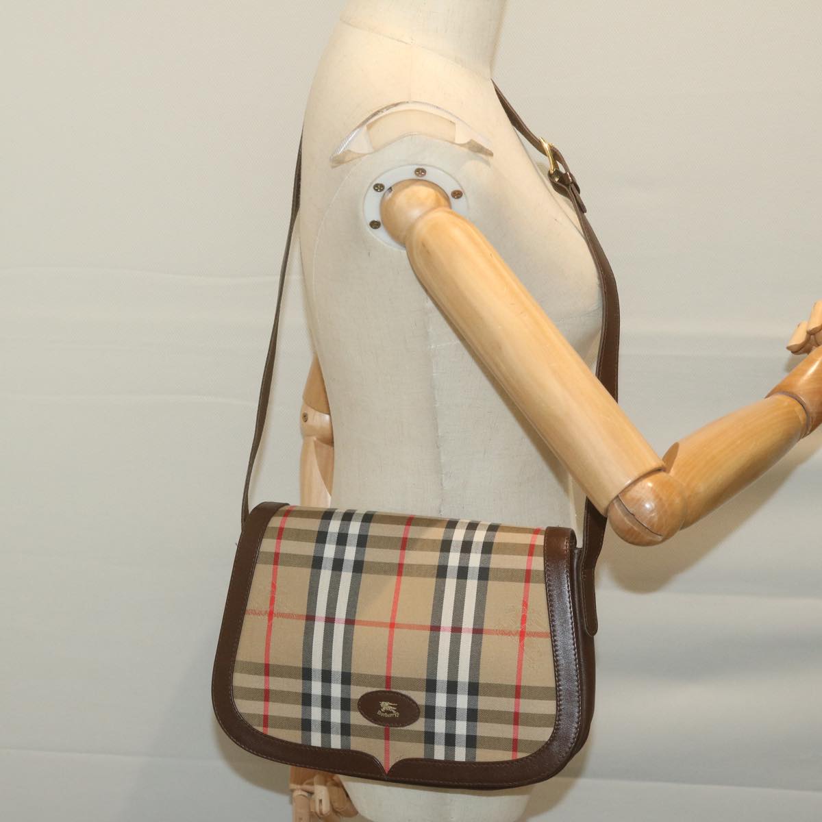 Burberrys Nova Check Shoulder Bag Nylon Canvas Beige Auth yk10692