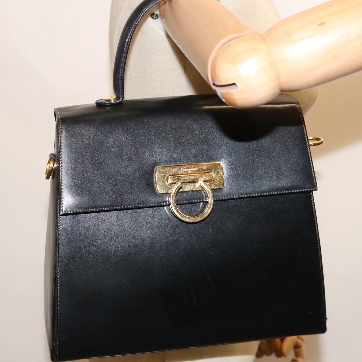 Salvatore Ferragamo Gancini Hand Bag Leather Black Auth yk10743