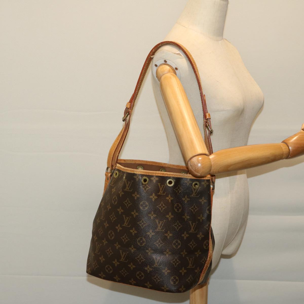 LOUIS VUITTON Monogram Petit Noe Shoulder Bag M42226 LV Auth yk10792