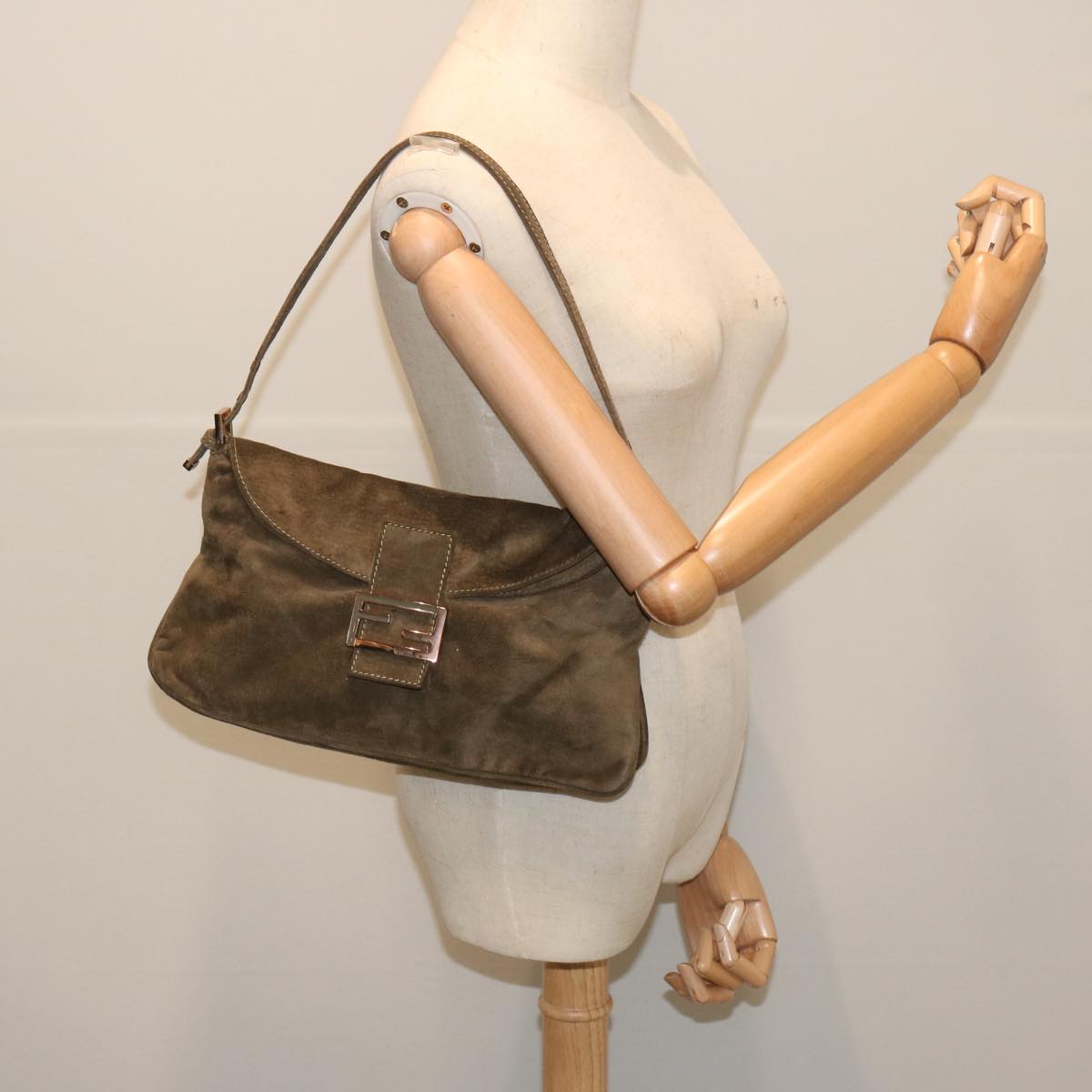 FENDI Mamma Baguette Shoulder Bag Suede Brown Auth yk11030