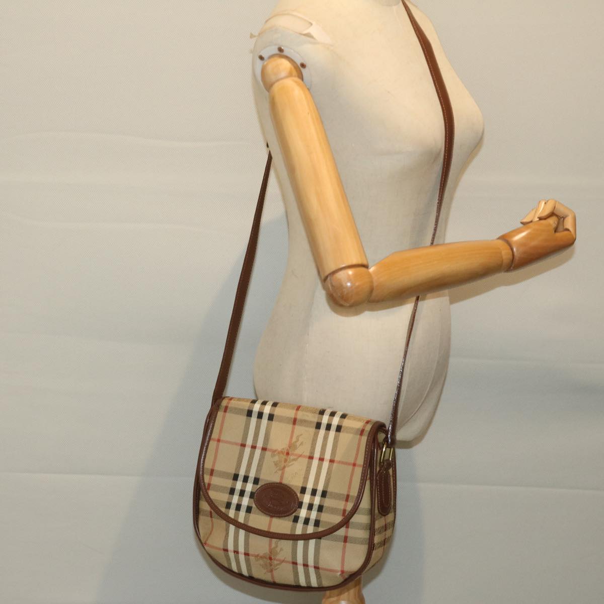 Burberrys Nova Check Shoulder Bag PVC Beige Auth yk11042