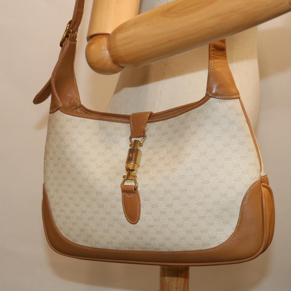 GUCCI Micro GG Supreme Jackie Shoulder Bag PVC Beige 001 098 1244 Auth yk11296