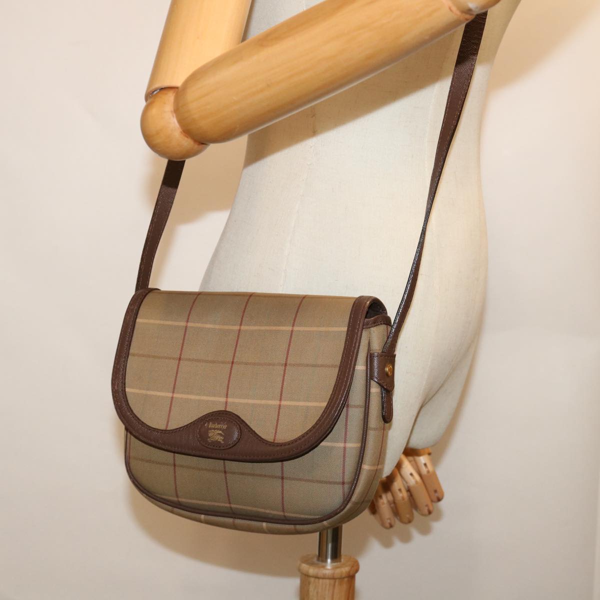 Burberrys Nova Check Shoulder Bag Canvas Beige Auth yk11355