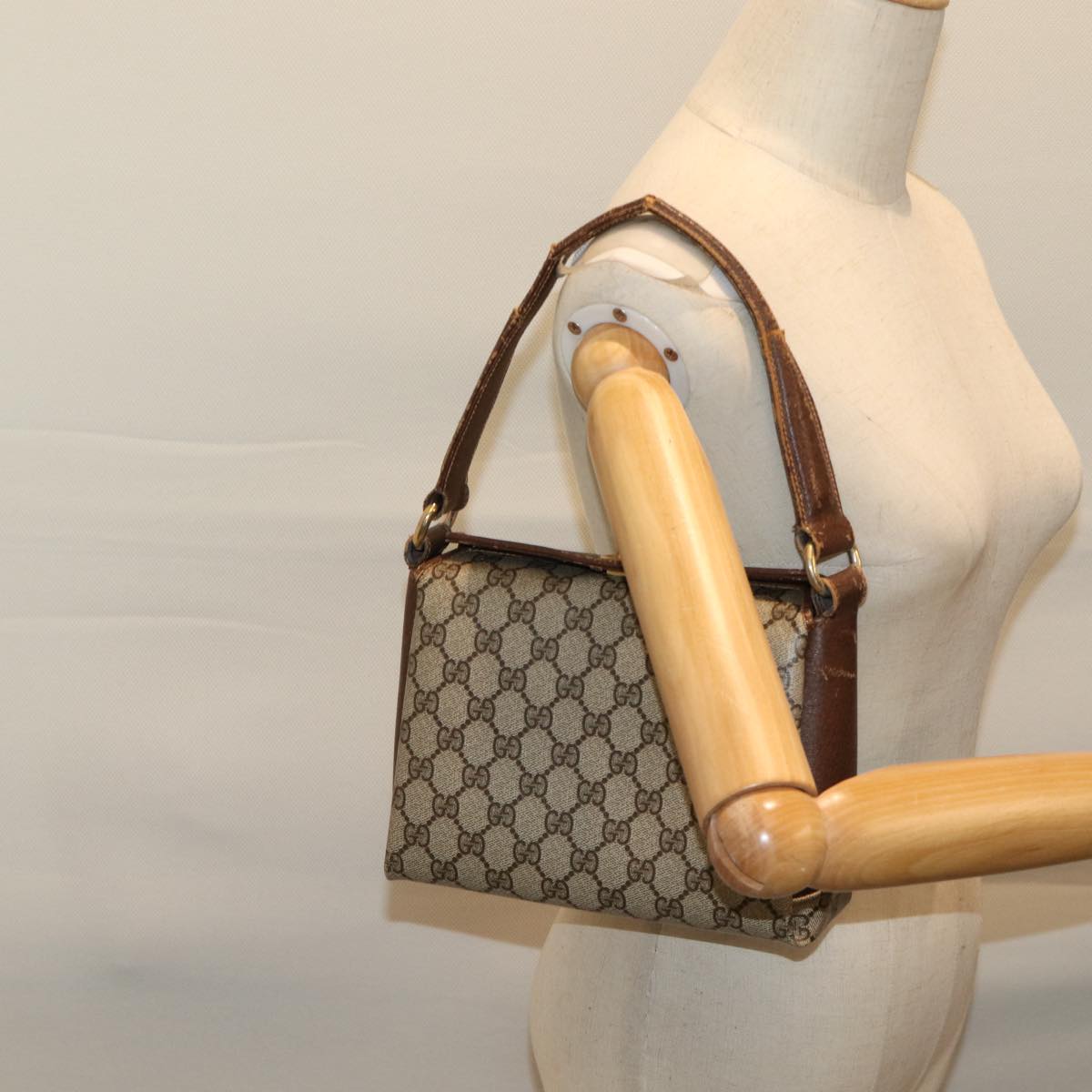 GUCCI GG Supreme Hand Bag PVC Beige Auth yk11956