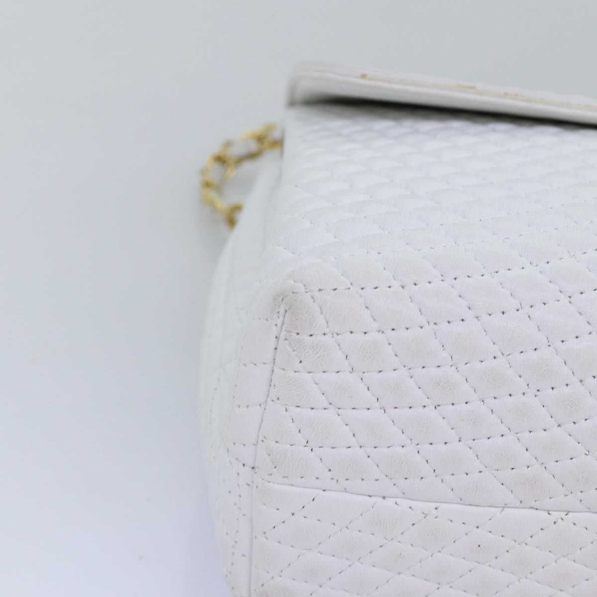 BALLY Quilted Chain Shoulder Bag Leather White Auth yk12523