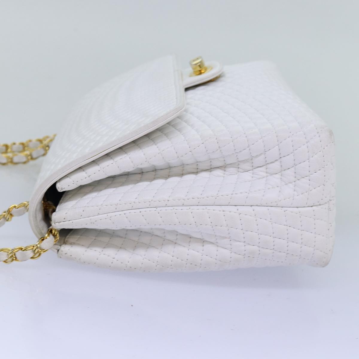 BALLY Quilted Chain Shoulder Bag Leather White Auth yk12523