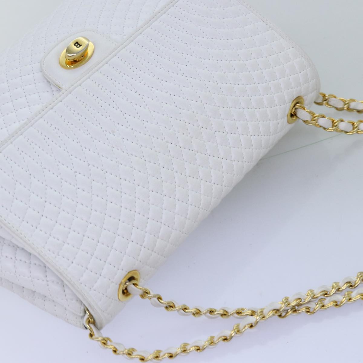 BALLY Quilted Chain Shoulder Bag Leather White Auth yk12523