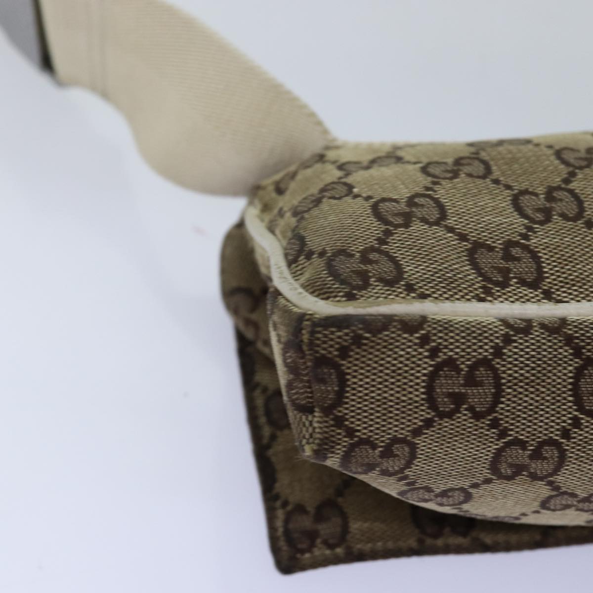 GUCCI GG Canvas Body Bag Beige 146304 Auth yk12616