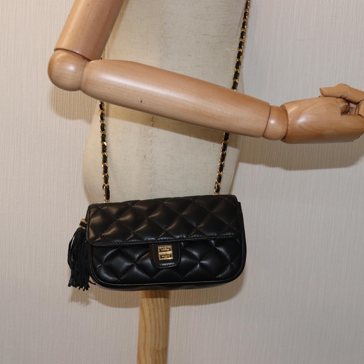 GIVENCHY Quilted Chain Shoulder Bag Leather Black Auth yk12643