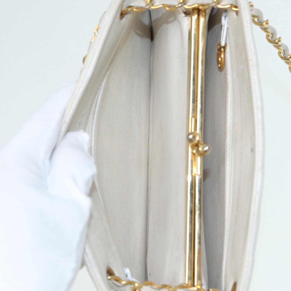 CHANEL V Stitch Chain Hand Bag Leather White CC Auth yk14103
